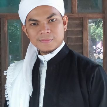 Ust. Soearto Lembong, Lc,.MH Alumni Yaman Timur Tengah menjadi Khatib Jum’at di Masjid Agung Nurul Makmur.