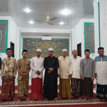 Wabup H. Hamzah Sulaiman Hadiri Gerakan Shubuh Berjamaah BKPRMI Aceh Singkil, Kakankemenag Ust. Azhar Isi Tausiyah.