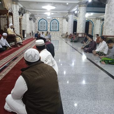 BKPRMI Aceh Singkil Gelar Shubuh Berjamaah di Masjid Agung, Syeikh Sholeh dari Yaman isi Tausiyah.